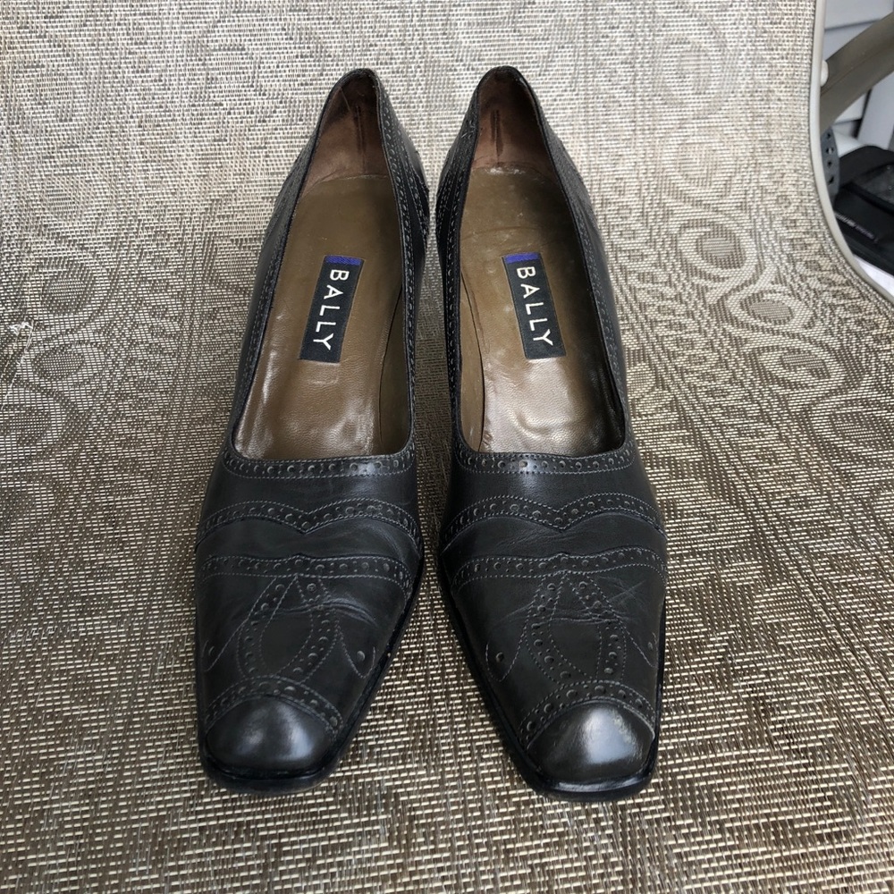 Beautiful gray BALLY heels